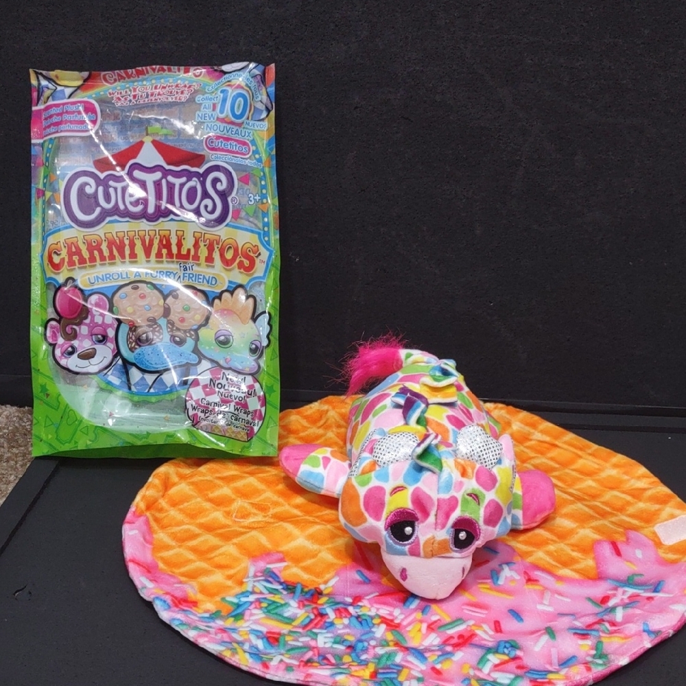 SLIGHTLY USED CUTETITOS CARNIVALITOS SUPER YUMMY (CHICLITO)